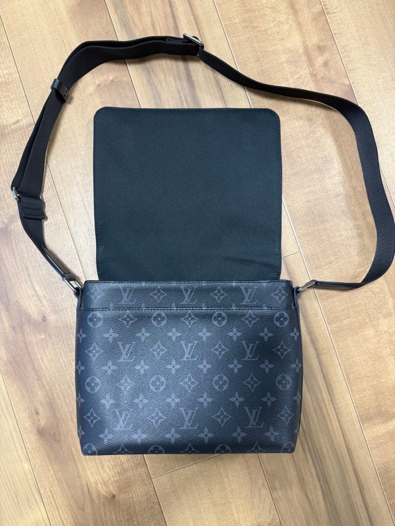 【極上美品‼️】ルイヴィトン モノグラムエクリプス ディストリクト PM NV2