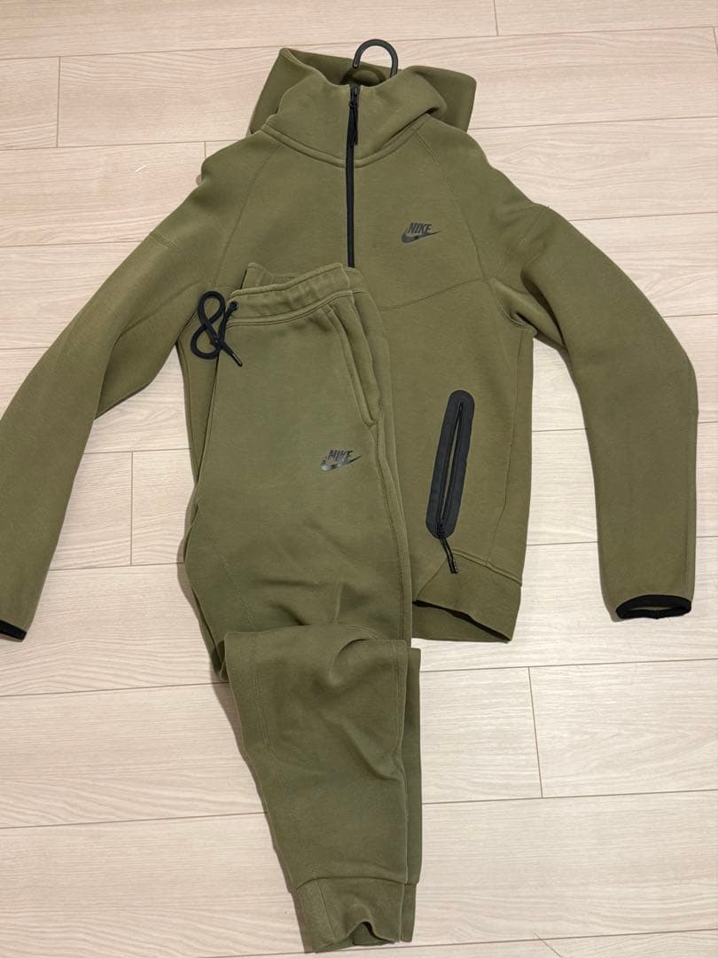 NIKEテックフリース　2024wモデル