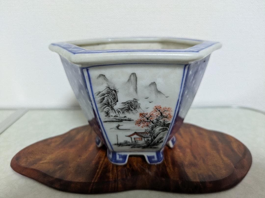 青絵柿山水図六角盆栽鉢／蘭鉢　落款有/作者年代不明　幅12㎝×高8.3㎝