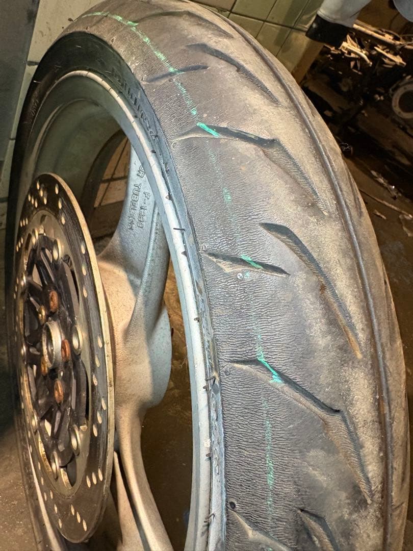 新品　タイヤ　バリオス ZR250A 1型 フロントホイール BALIUS