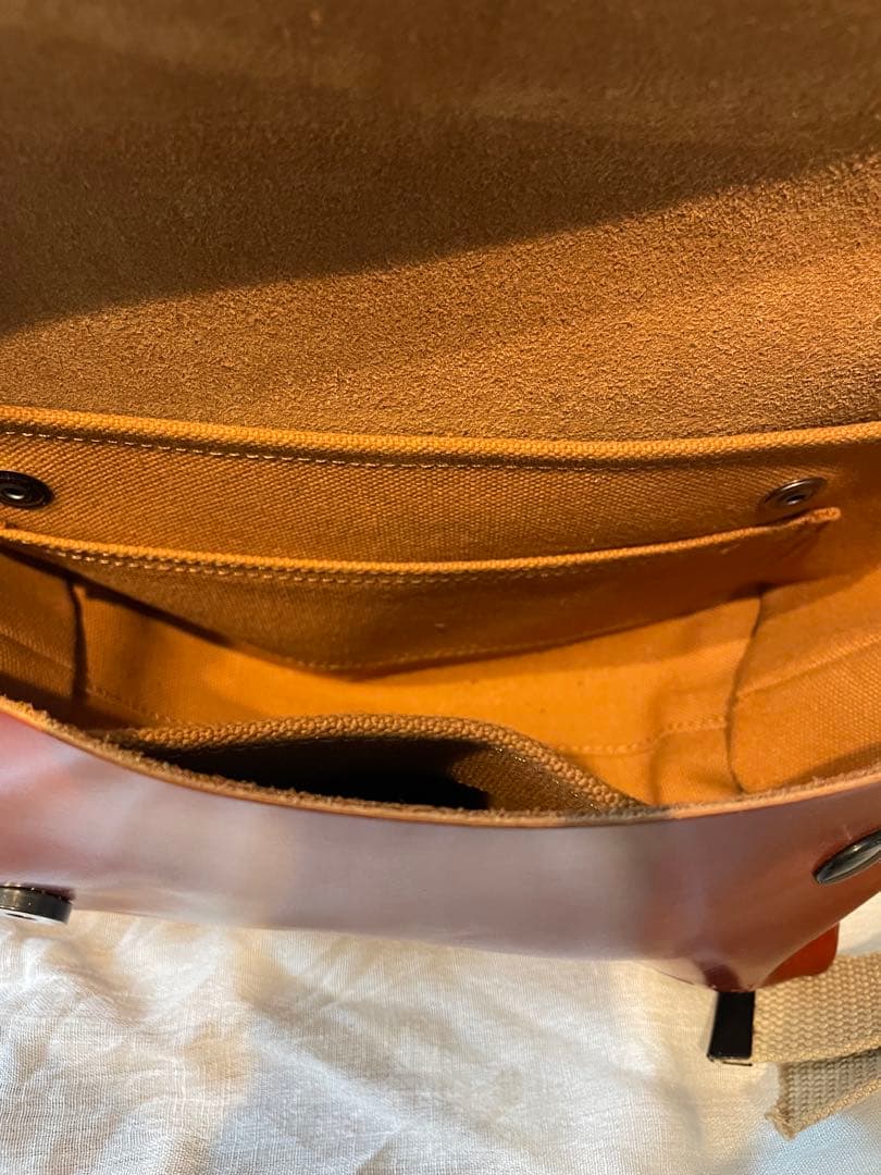 美品　キャメル　Uni&co. メッセンジャーバッグ　1番人気