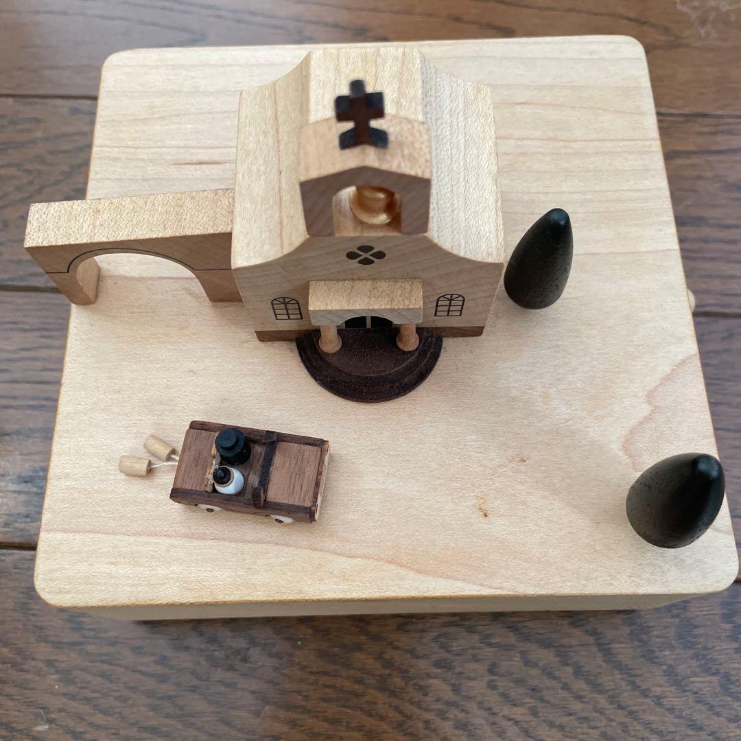 木製教会オルゴール ミニチュア車付き