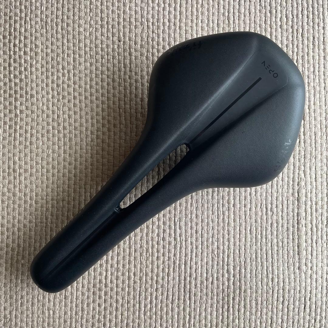 【使用感少なめ】fi'zi:k Antares R3　OPENサドル