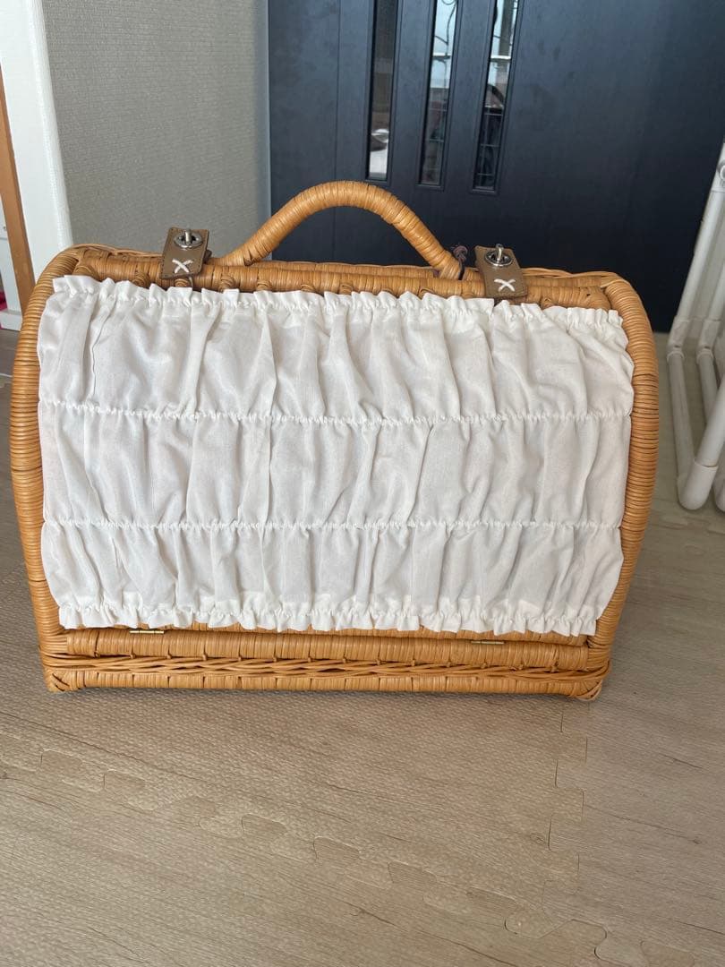 ペット　キャリア　籐製バスケット クッション付き