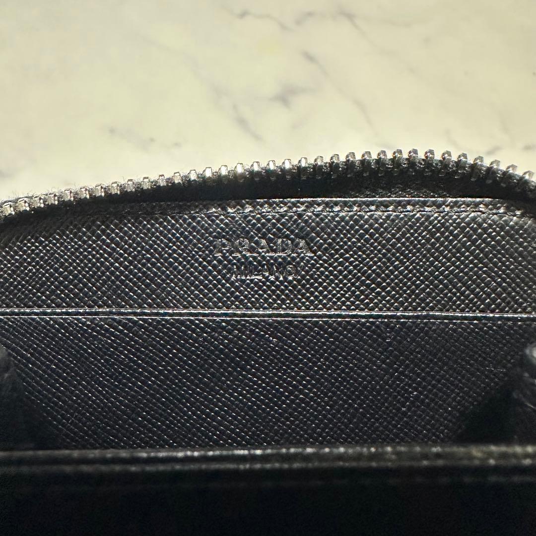 極美品　プラダPRADA サフィアーノレザー　トライアングルロゴ　ケース黒