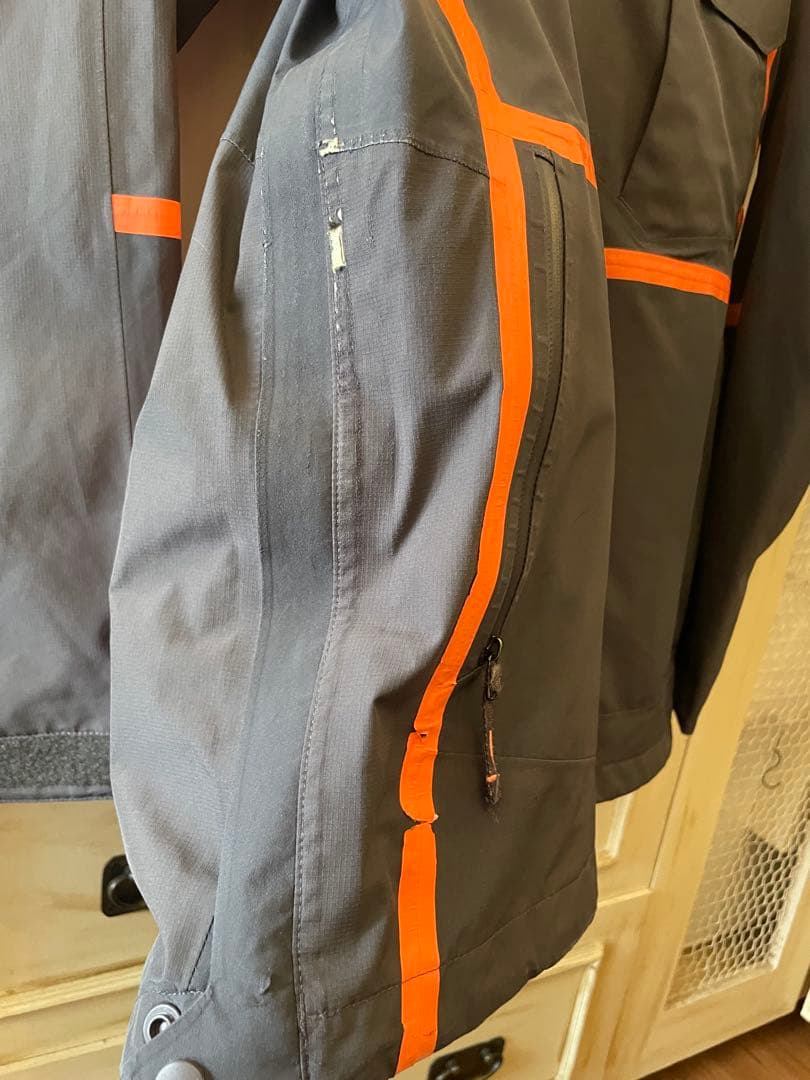 Burton GORE-TEXスノーボードウエア　クリーニング済　希少サイズXS