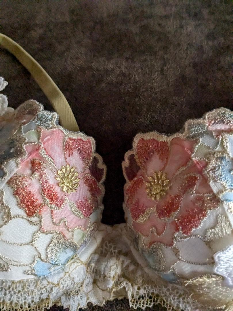 ワコール、サルート03グループ婚礼衣装ブラジャーB70サイズ。