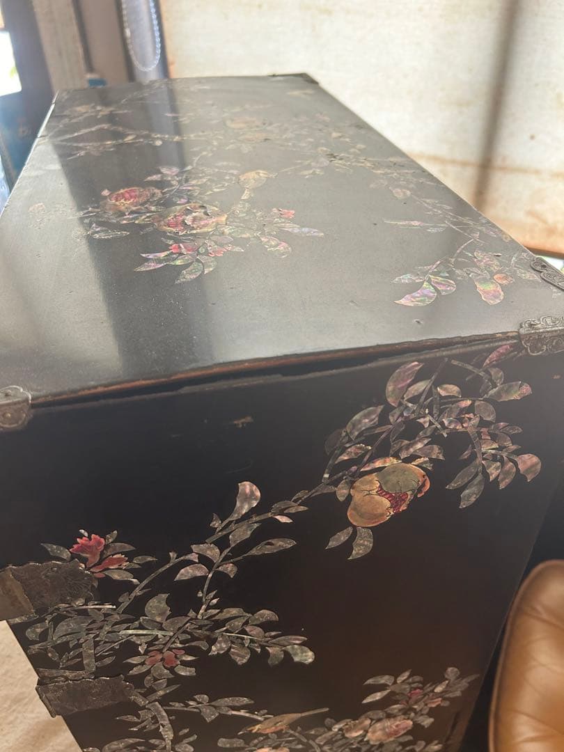 ①螺鈿細工　箪笥　アンティーク　難あり