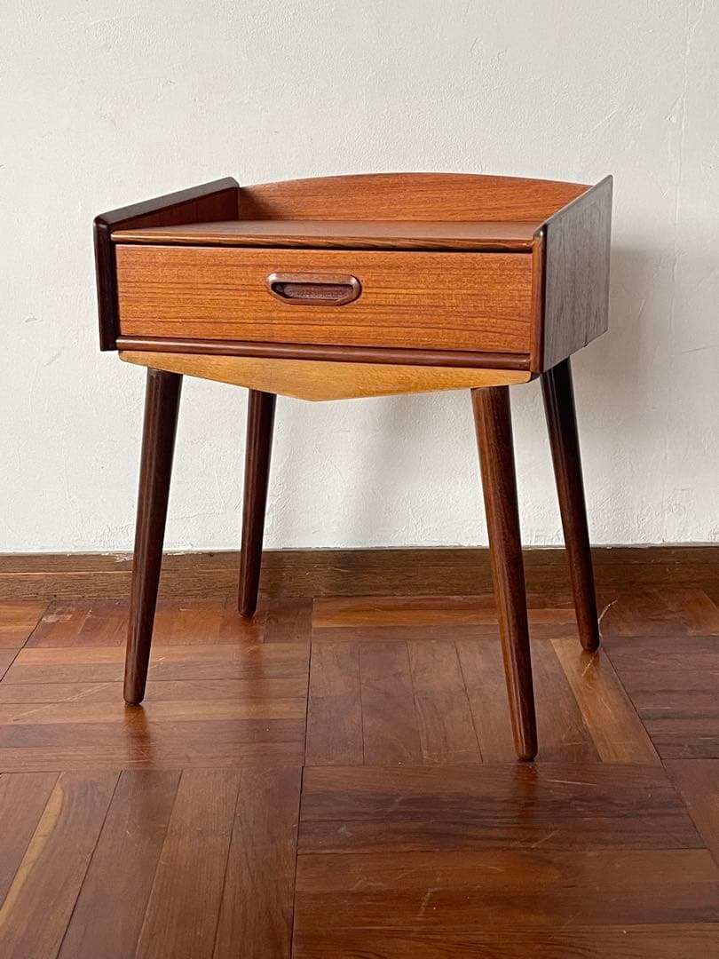 北欧 デンマーク ヴィンテージ チーク オイルフィニッシュ ナイトスタンド