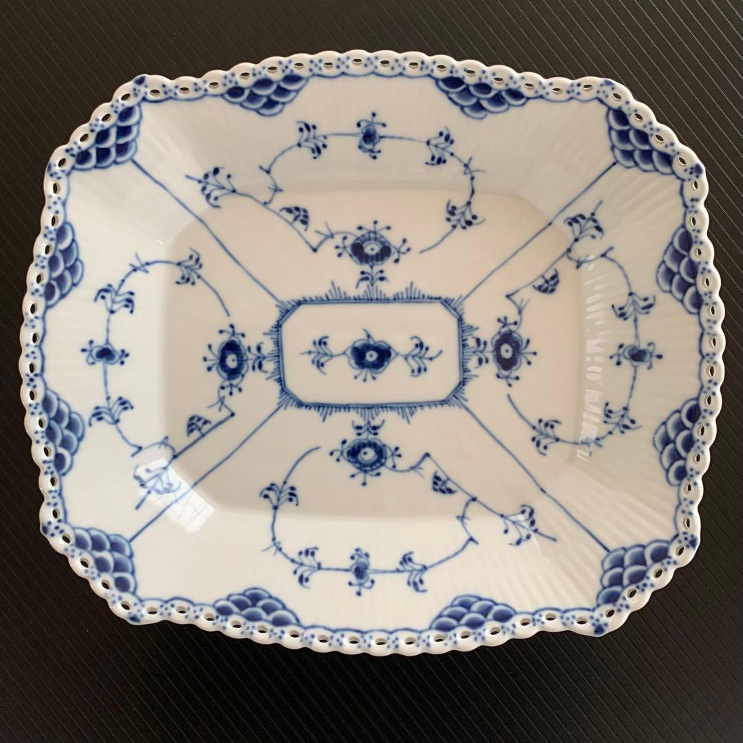 B&G 青い花模様の皿