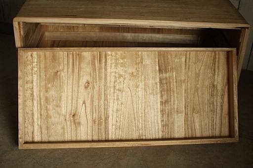 古い木製の引き出し3段　チェスト　桐箪笥　食器棚　シャツケース　収納棚　古家具