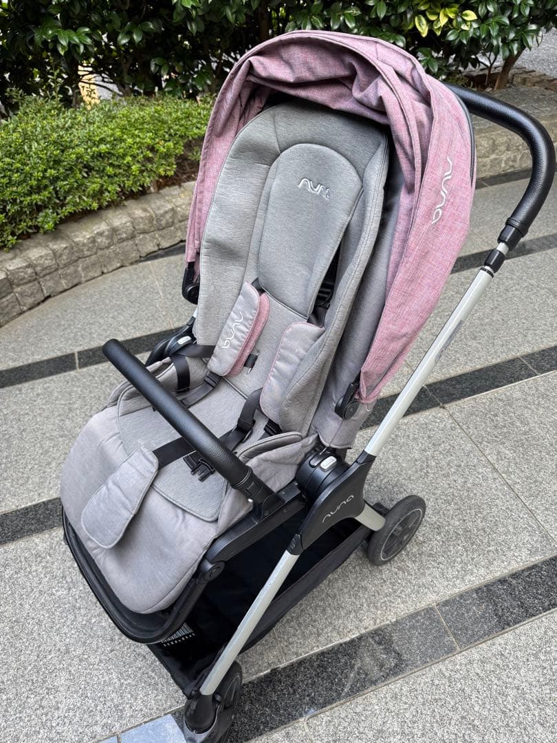 nuna ベビーカー Triv トリヴ チェリー　ピンク