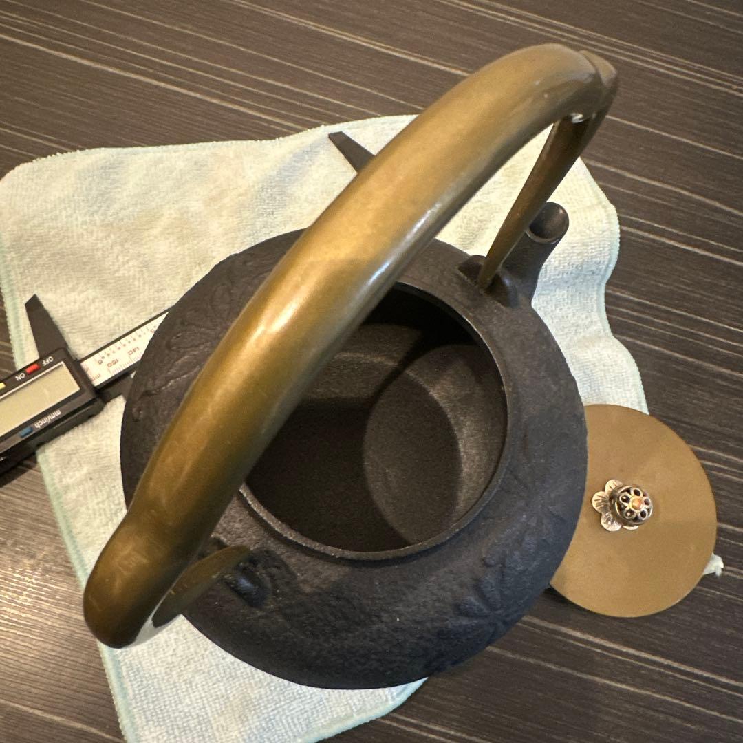 鋳鉄 花模様 鉄瓶