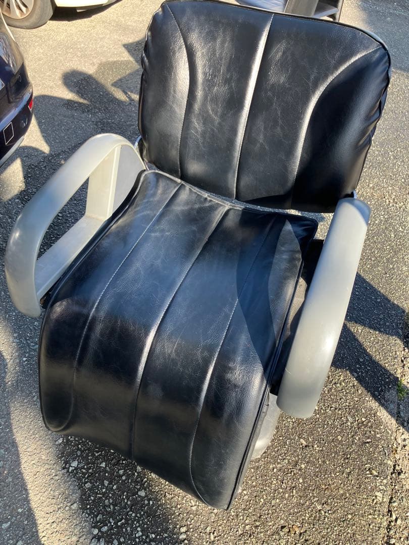 美容院　シャンプー椅子