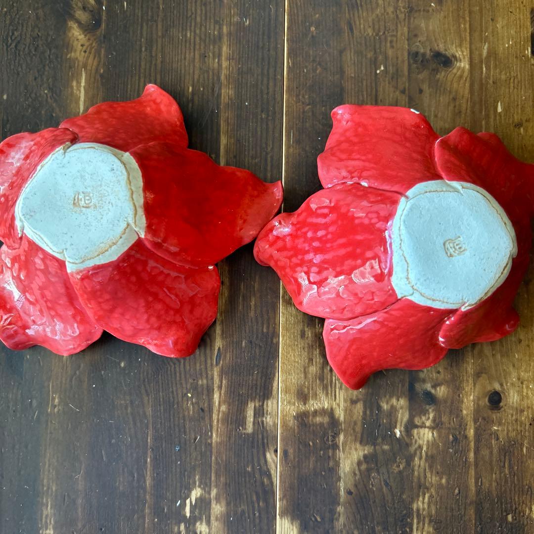 作家　陶芸作家　田中恒子　花びら　葉っぱ　器