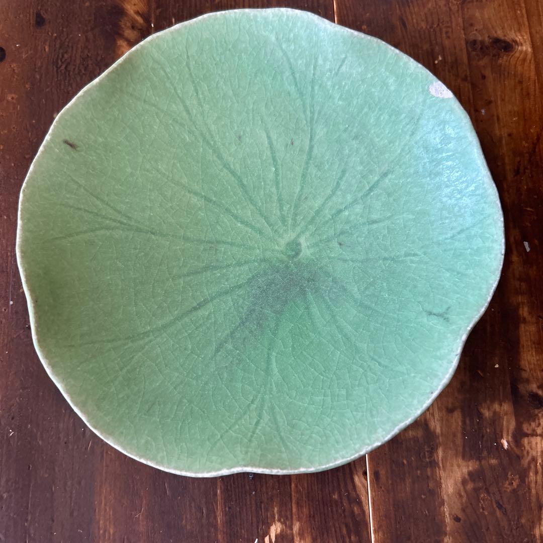 作家　陶芸作家　田中恒子　花びら　葉っぱ　器