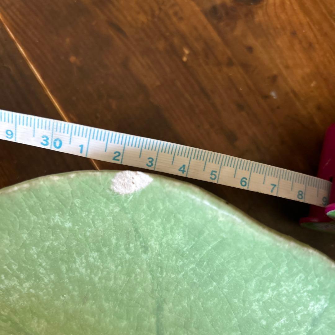 作家　陶芸作家　田中恒子　花びら　葉っぱ　器