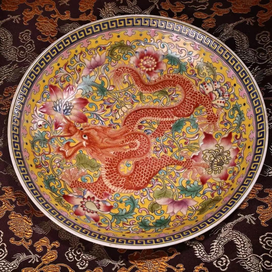 中国古美術・旧蔵粉彩陶磁器中皿・瑞獣龍絵皿・置物・純手描き・漆箱付・文房具・禮品