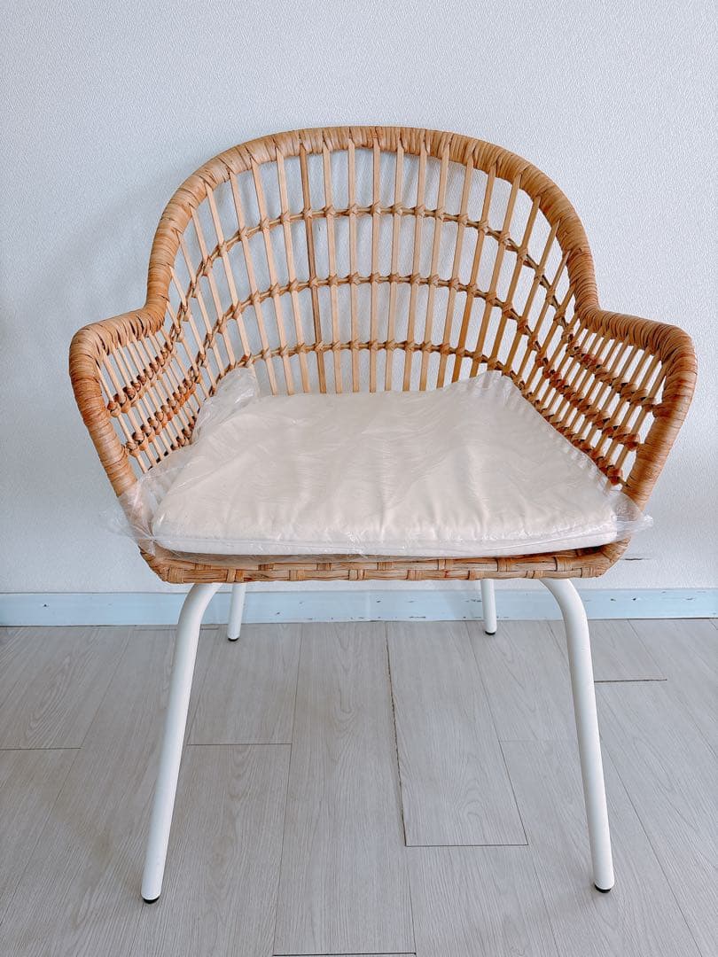 ニルソーヴェ　ラタン ダイニングチェア ホワイト脚