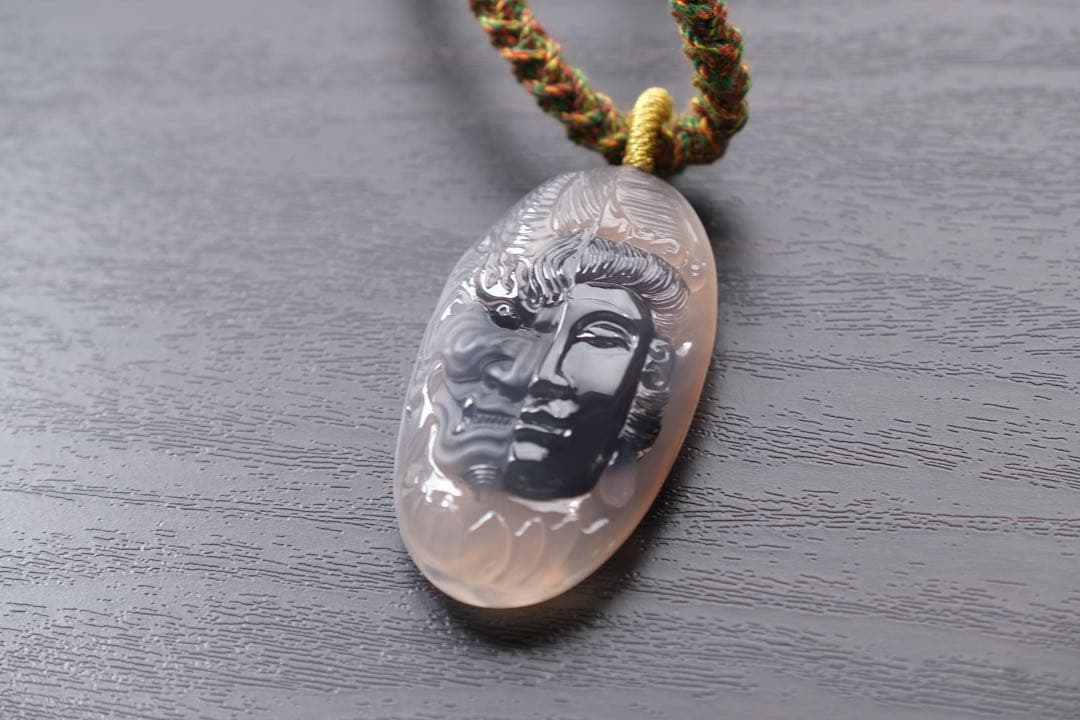 ゴビ石−1166 ゴビ瑪瑙　彫刻　『一念の間』