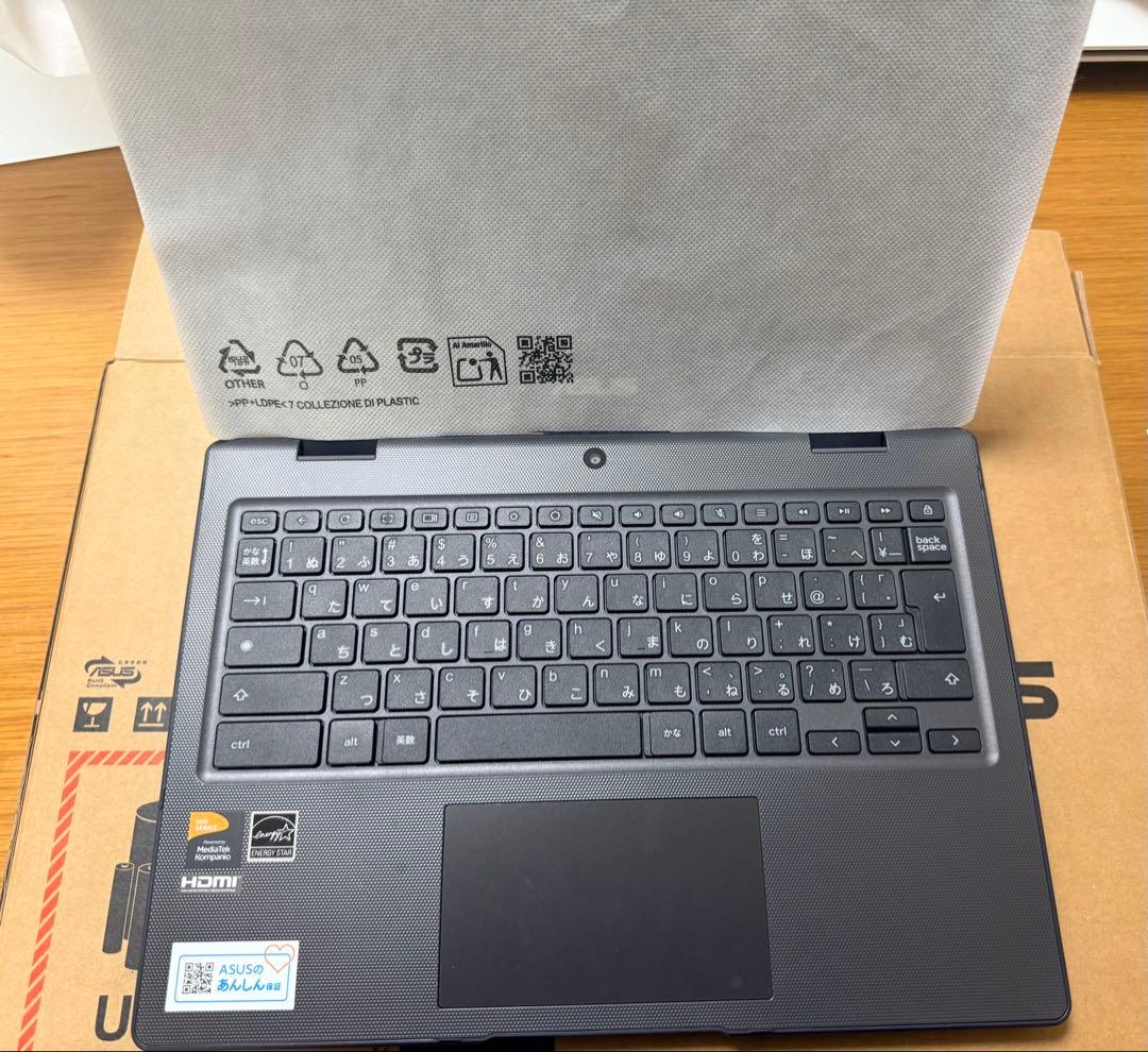 ほぼ新品ASUS Chromebook CZ12 Flip (CZ1204F)