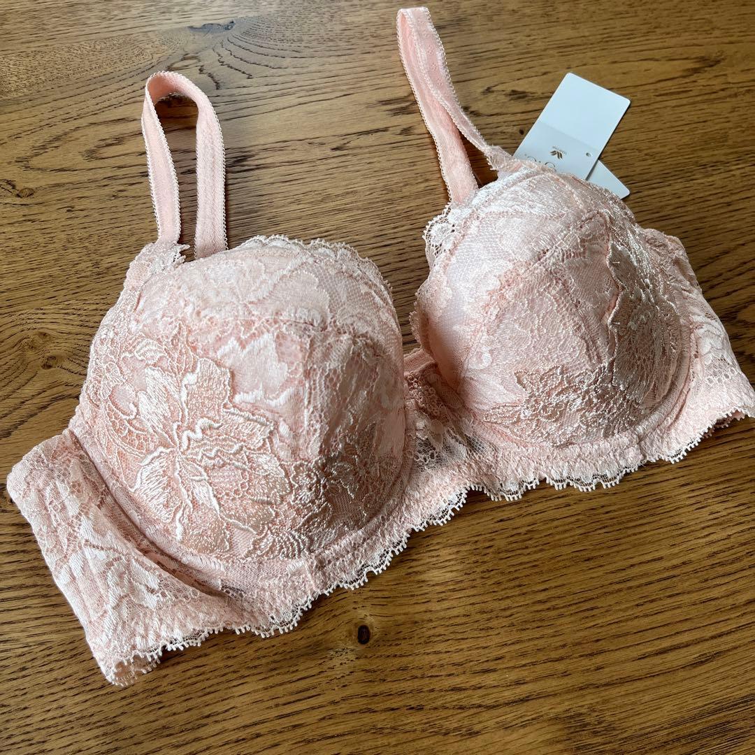 【ブランド終了品】高級ランジェリーTrefleトレフル ブラジャーD75 新品