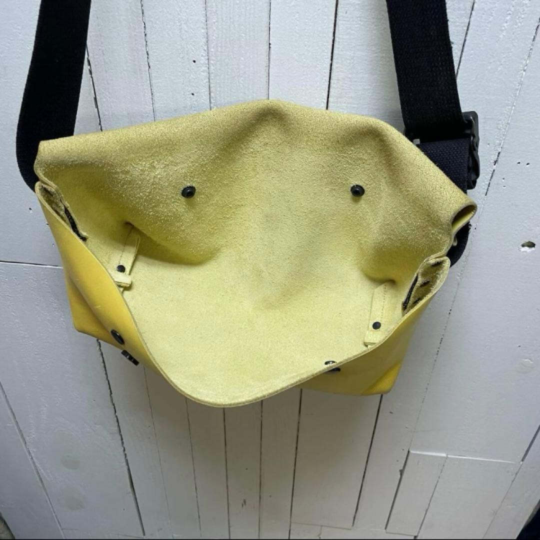 Uni&co.メッセンジャーバッグ　ヌメ革　レザーバック　黄XZ 3736ADU