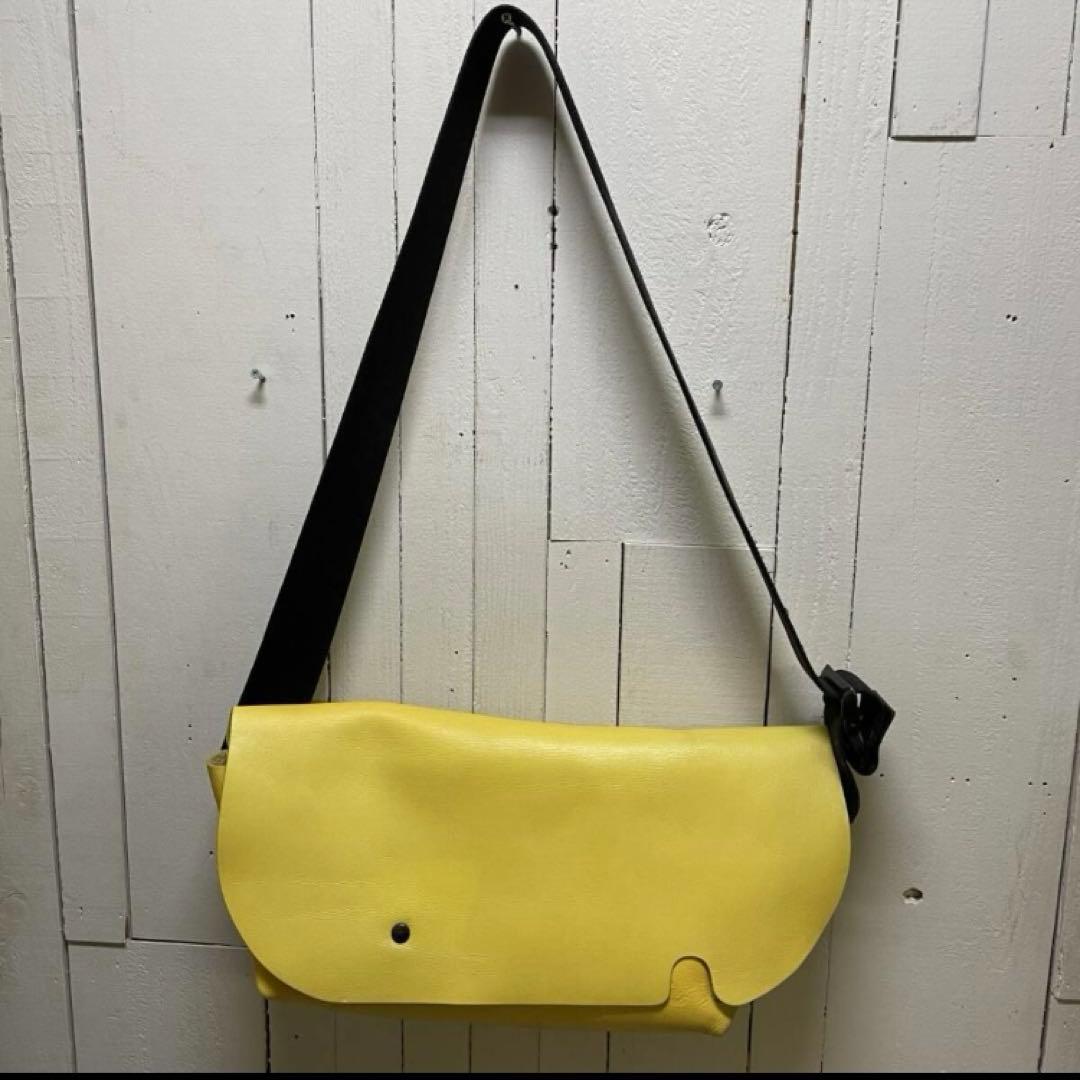 Uni&co.メッセンジャーバッグ　ヌメ革　レザーバック　黄XZ 3736ADU