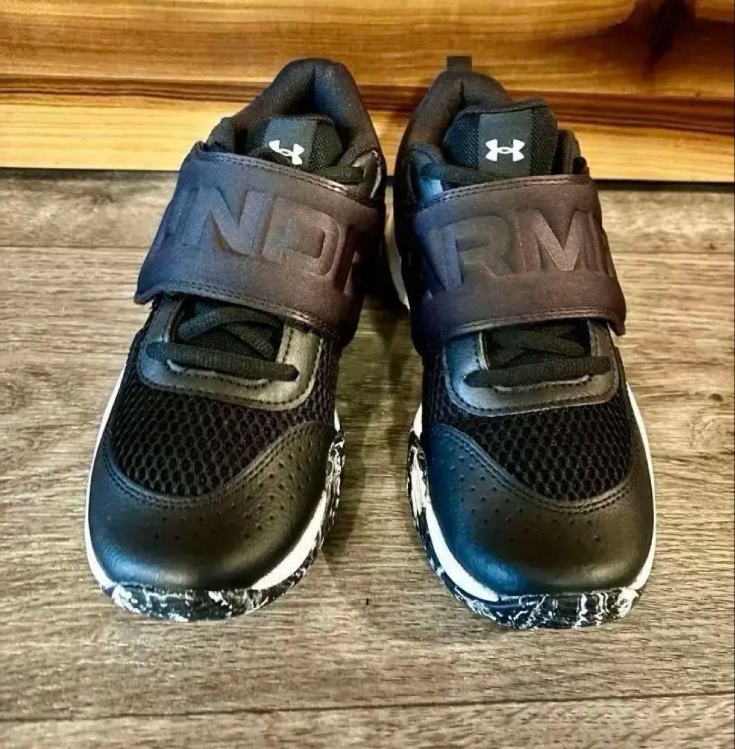 Under Armour アンダーアーマー　トレーニングシューズ 黒