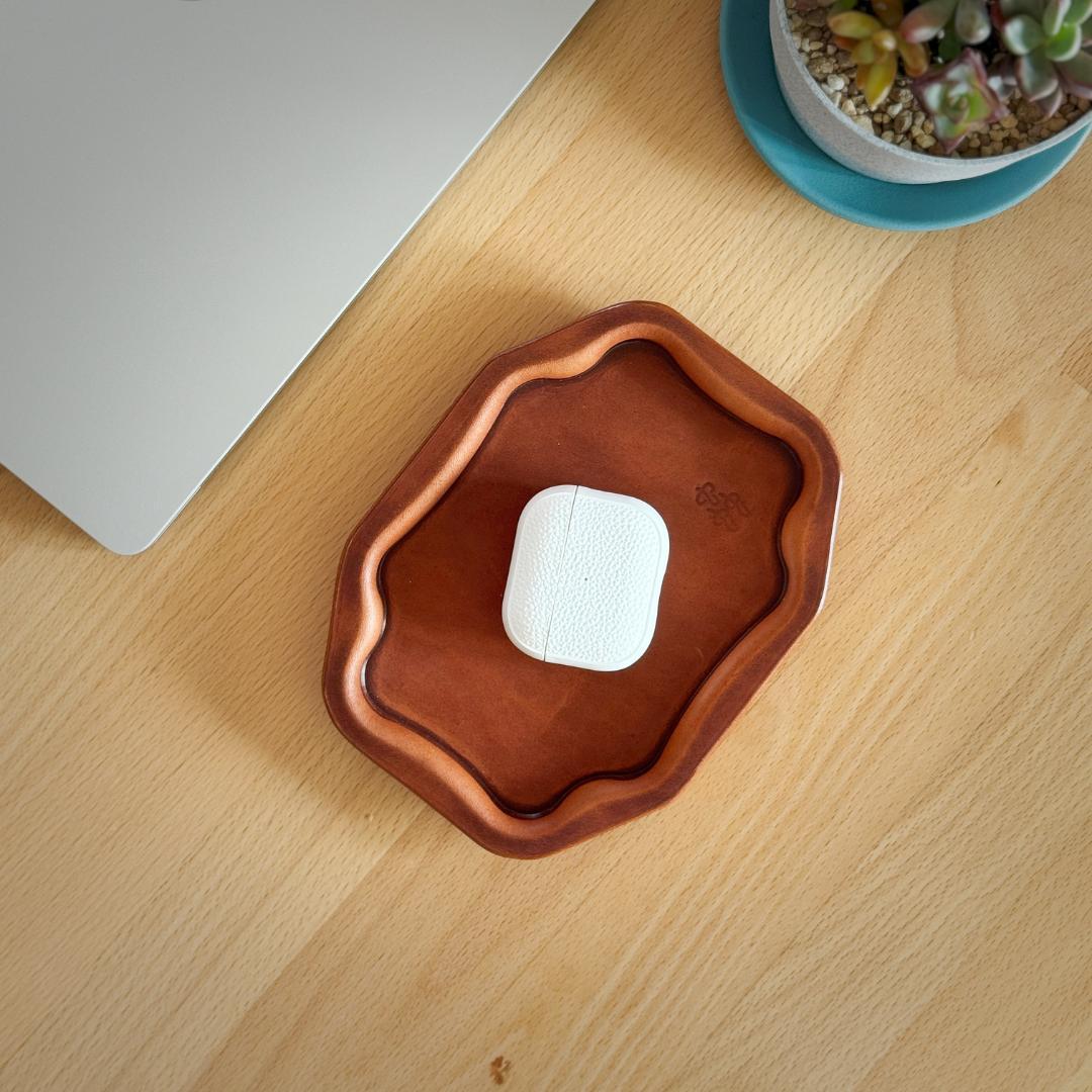 職人手作りの小物収納トレイ — 天然牛革で優雅なクラシックデザイン