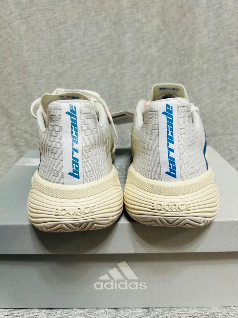 ☆新品タグ付☆ アディダス　テニスシューズ　オールコート　26.0cm