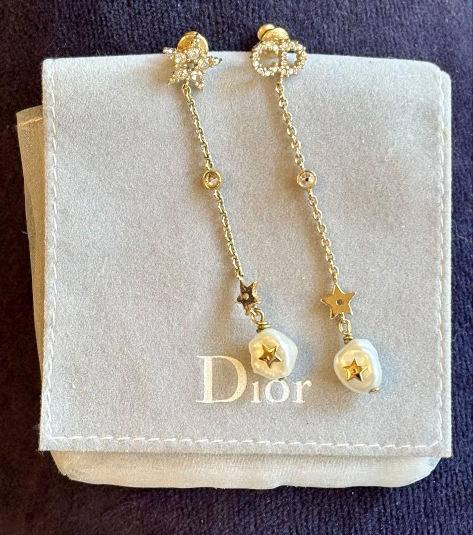 Dior パール 星 モチーフ ピアス