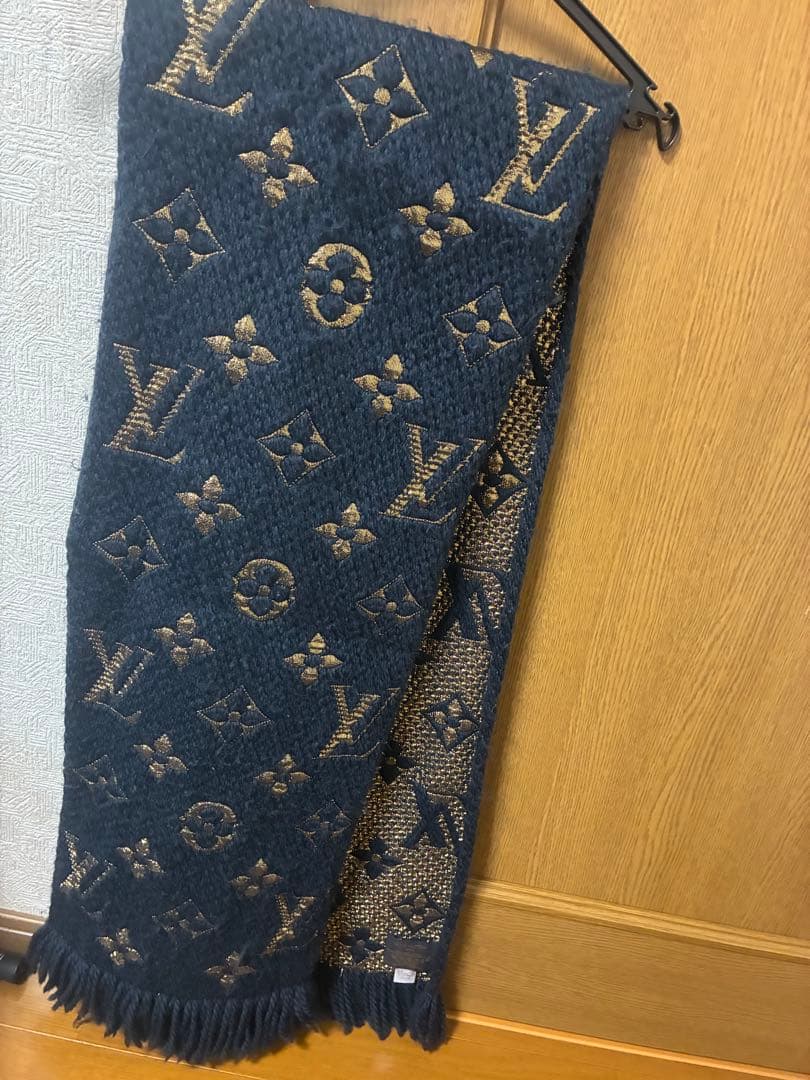 LOUIS VUITTON ネイビー マフラー　エシャルプ•ロゴマニア
