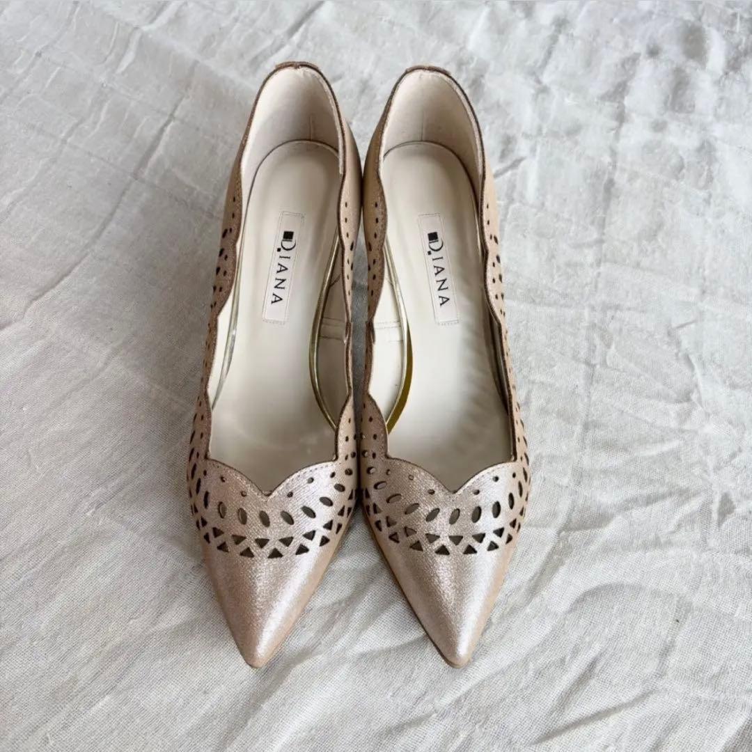 【新品未使用】 ダイアナ パンプス ポインテッドトゥ カットアウト パンチング