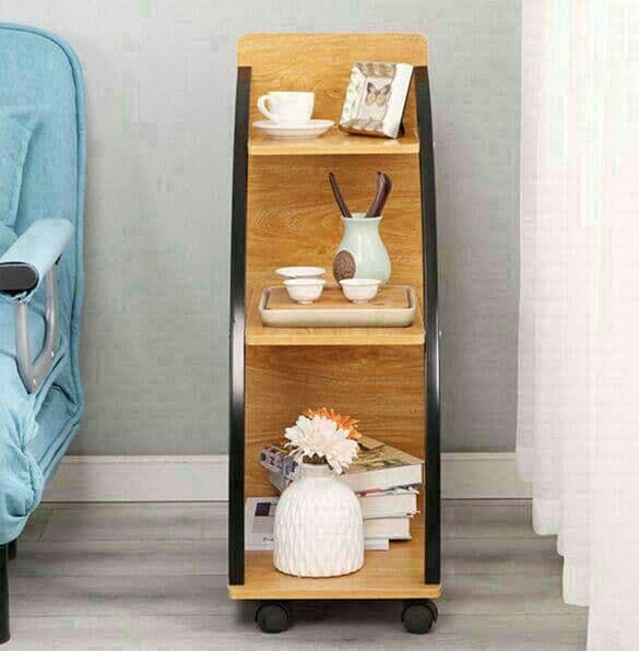 移働できる北欧の小さなテーブルとミニチュアサイド