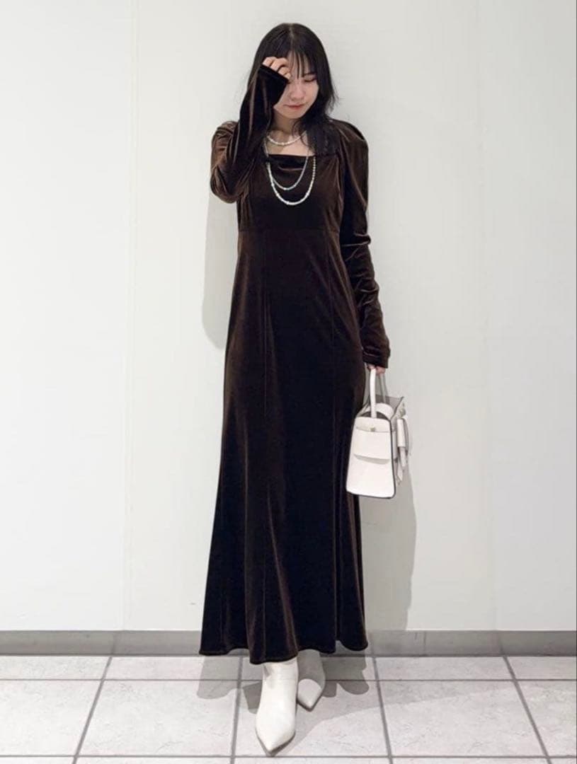 新作 FRAY I.D ベロアナローワンピース