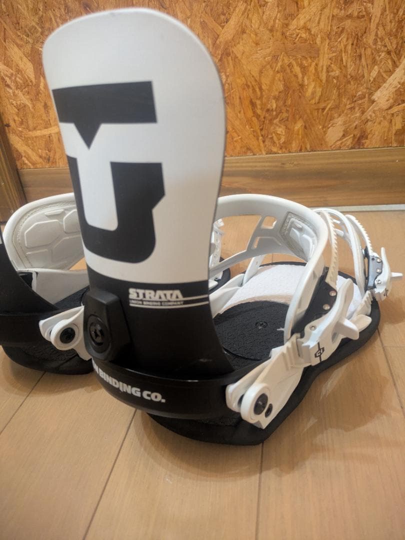 UNION STRATA Mサイズ スノーボードビンディング ホワイト