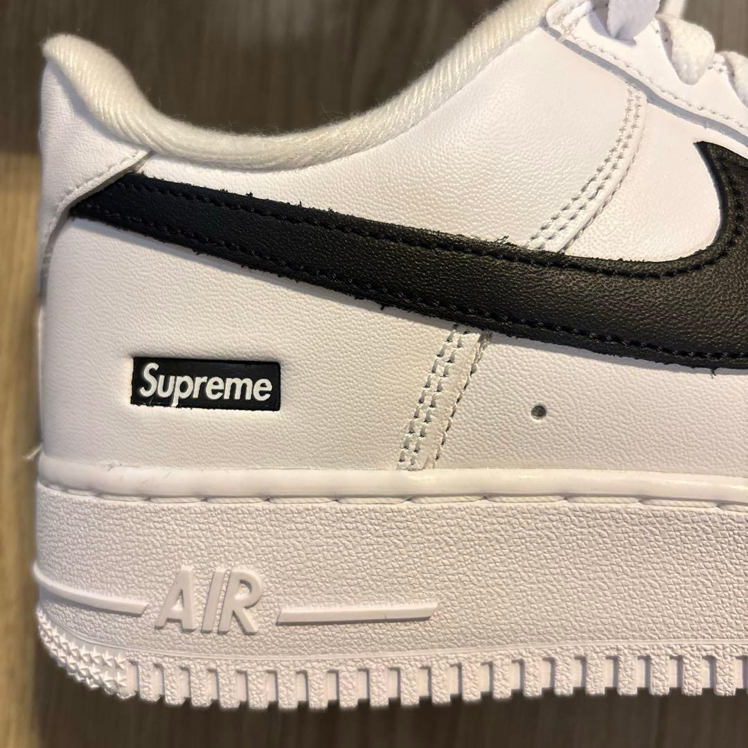 Nike Air Force 1 Supreme ホワイト/ブラック