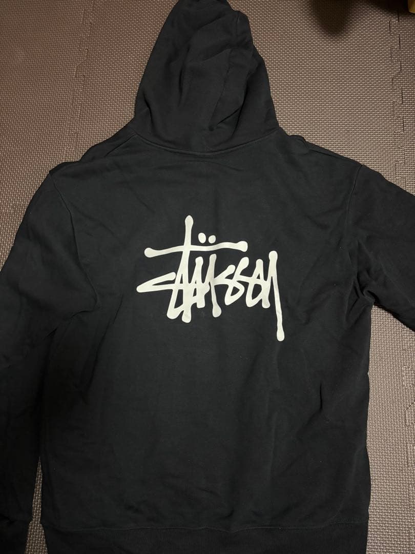 stussy ブラック　パーカー　Mサイズ
