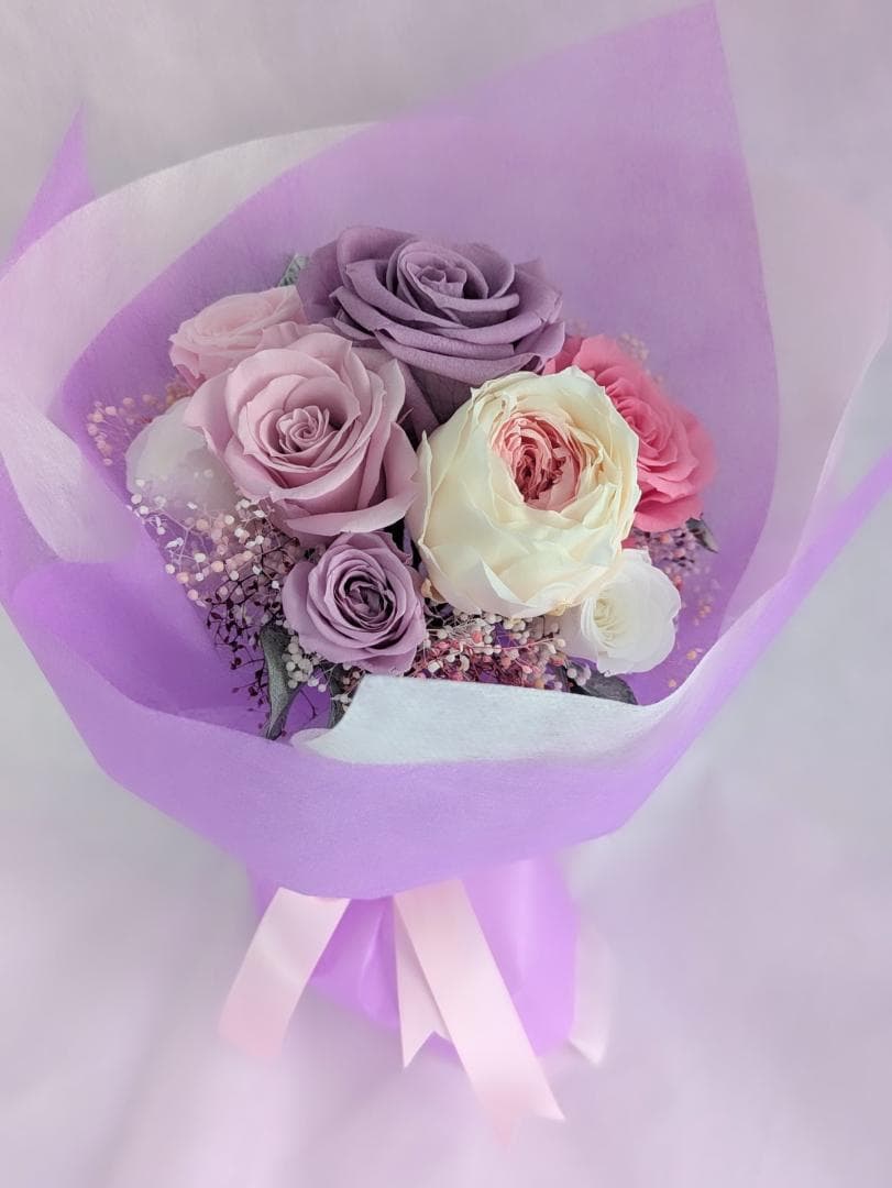 プリザーブドフラワー花束／パープルピンクローズとかすみ草のふんわりエレガンス