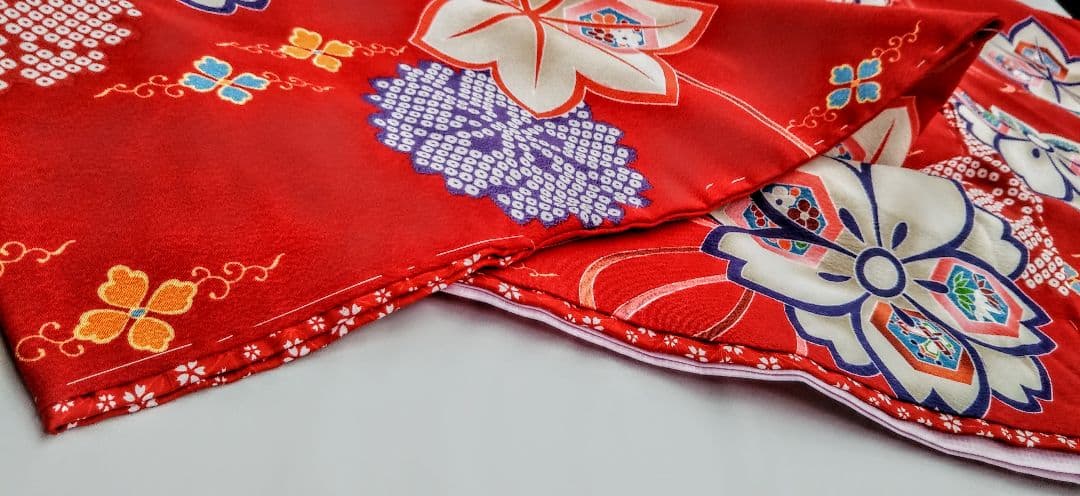 七五三 着物 7歳着物長襦袢付き　レトロ柄　新品