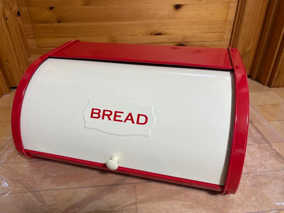 新品！大きめブレッドケース缶　 赤×アイボリー　キッチン 収納 カントリー雑貨