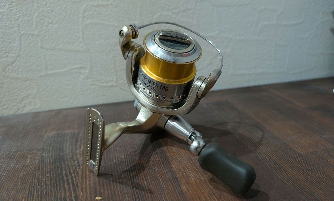 SHIMANO、06ツインパワー Mg 2500S リールTWIN POWER