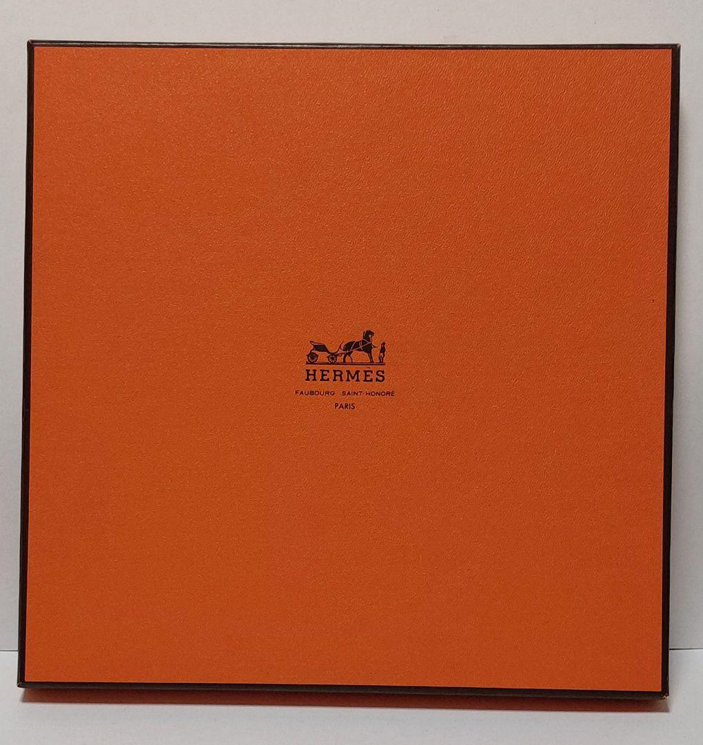 HERMES シルクスカーフ ピンク・ベージュ