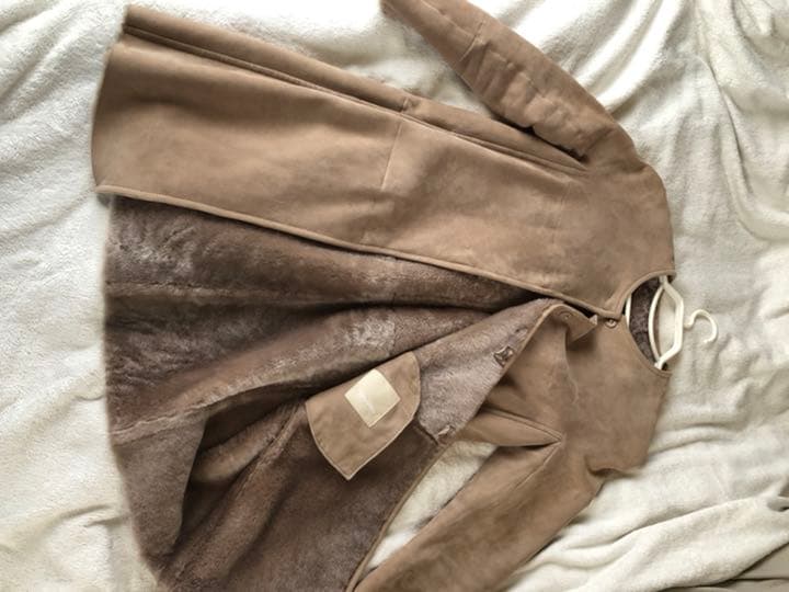 マックスマーラの　ムートンコート