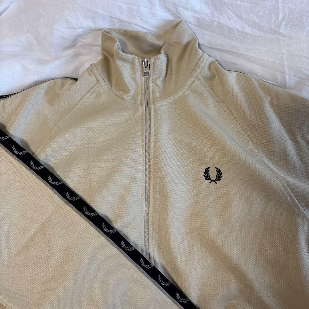 FRED PERRY トラックジャケット オフホワイト