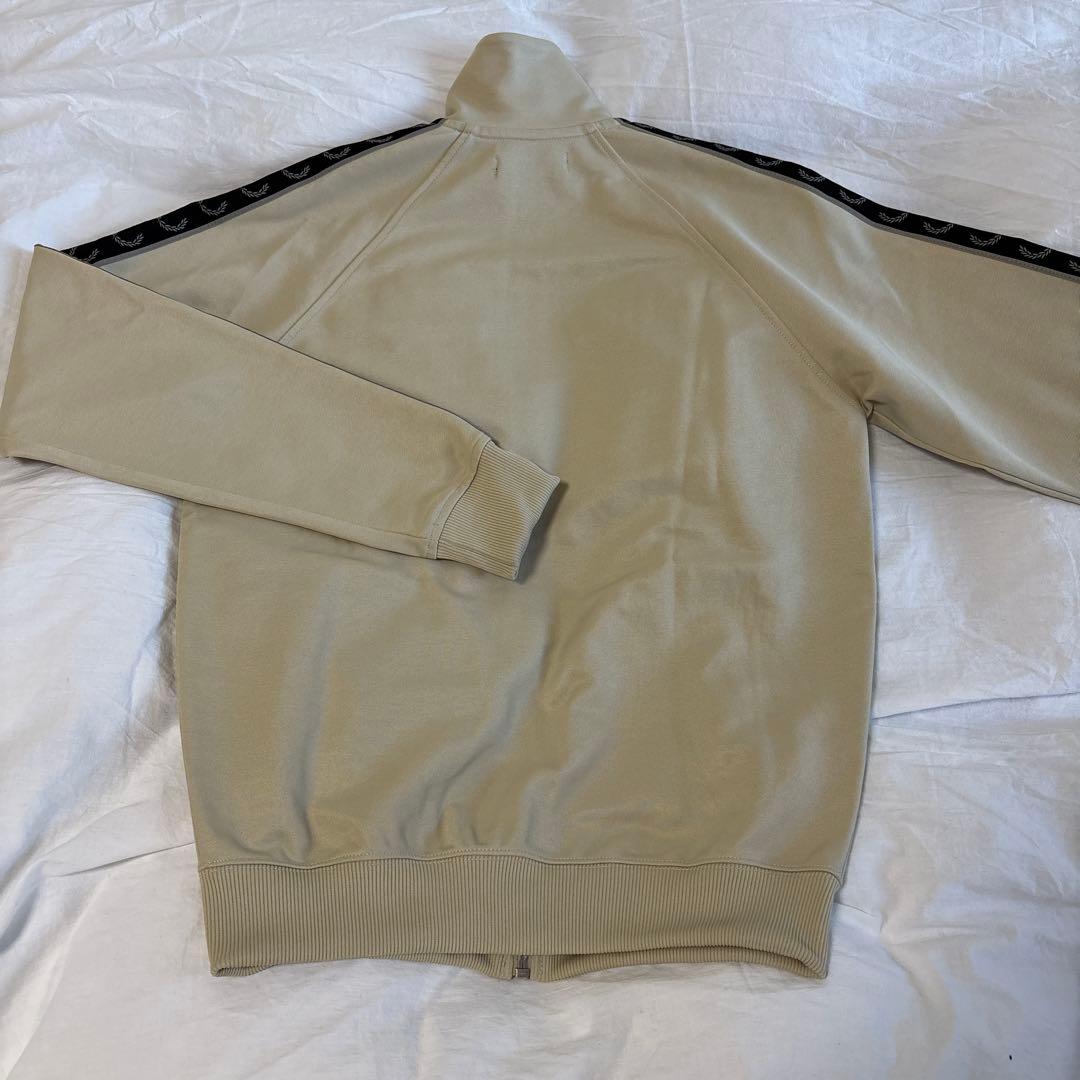 FRED PERRY トラックジャケット オフホワイト