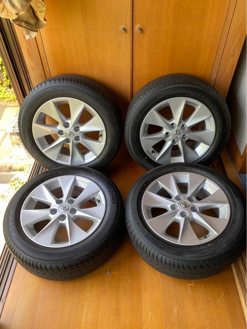 ド*リ様 トヨタTOYOTA ヴェルファイア　純正タイヤDBA-ANH20W-N