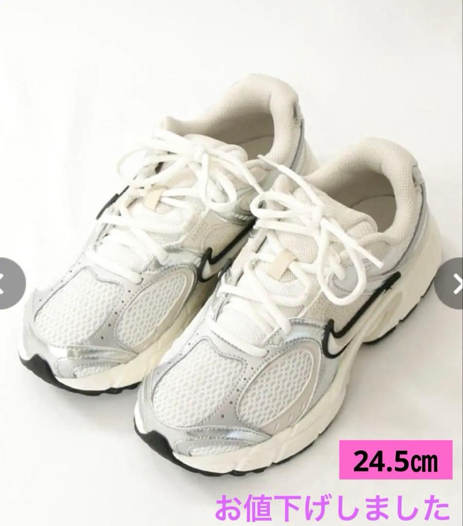 Nike ウィメンズV5 シルバー スニーカー 24.5㎝　新品同様