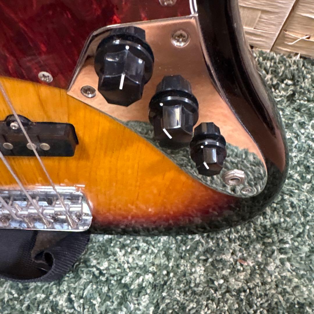 a8 mavis メイビス サンバー エレキベース